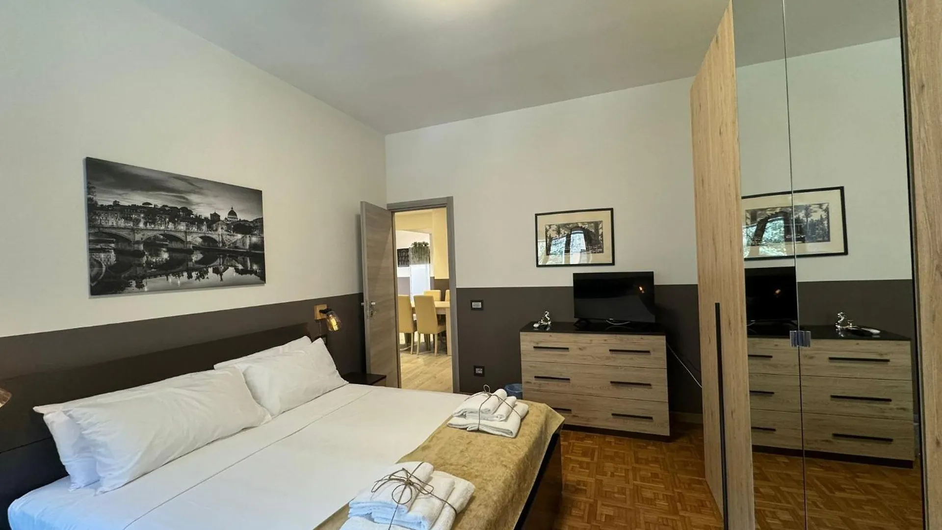 Laura'S House In Alberone Apartment Rome