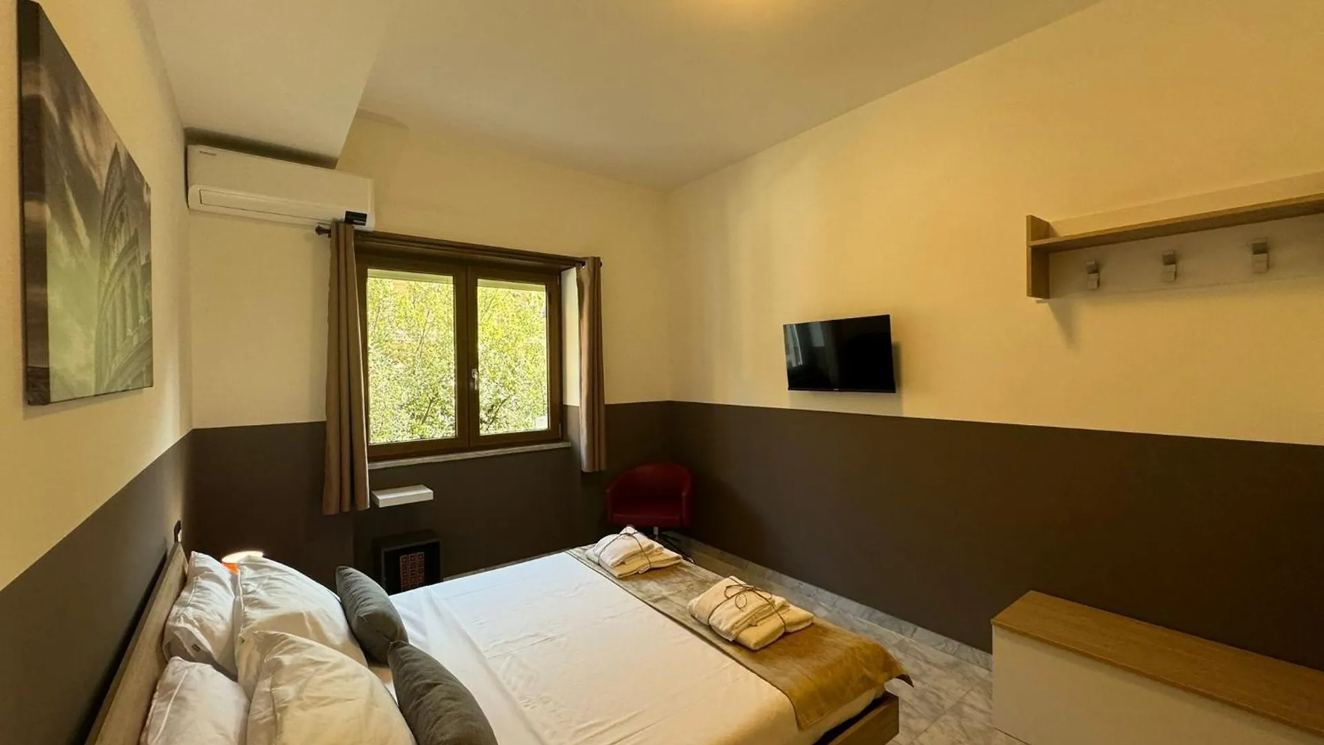 Laura'S House In Alberone Apartment Rome Italy